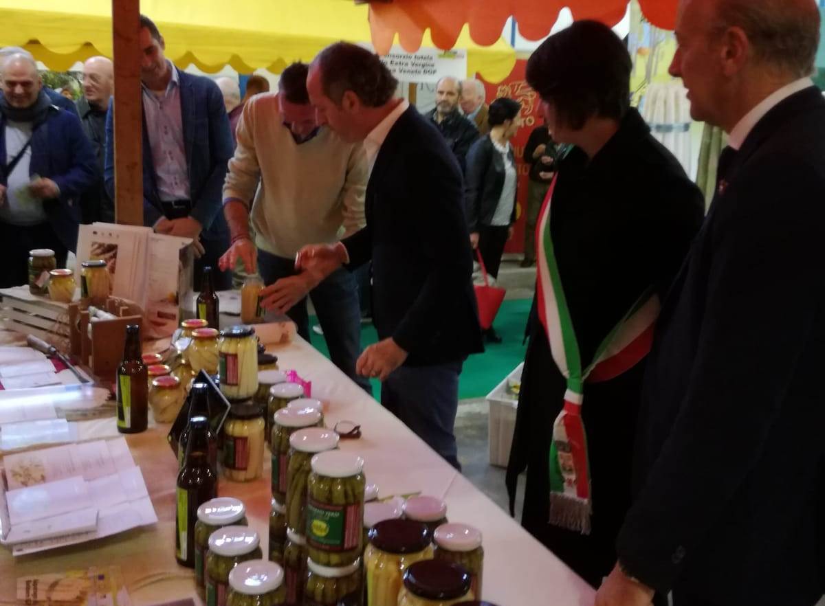 Il consorzio dell'asparago al festival delle DOP con la presenza del governatore Luca Zaia